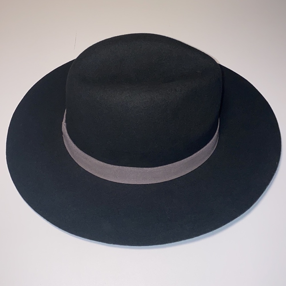 Fall Women’s Hat + Bracelet - 100% Wool - Eco-friendly - Quagga Green Label